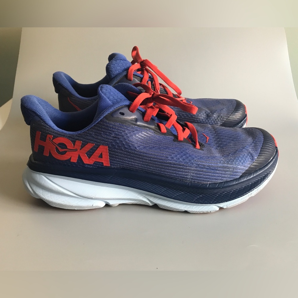 HOKA ONE ONE Y Clifton 9 Youth Sneaker Size: US 5.5MD EUR 38.5